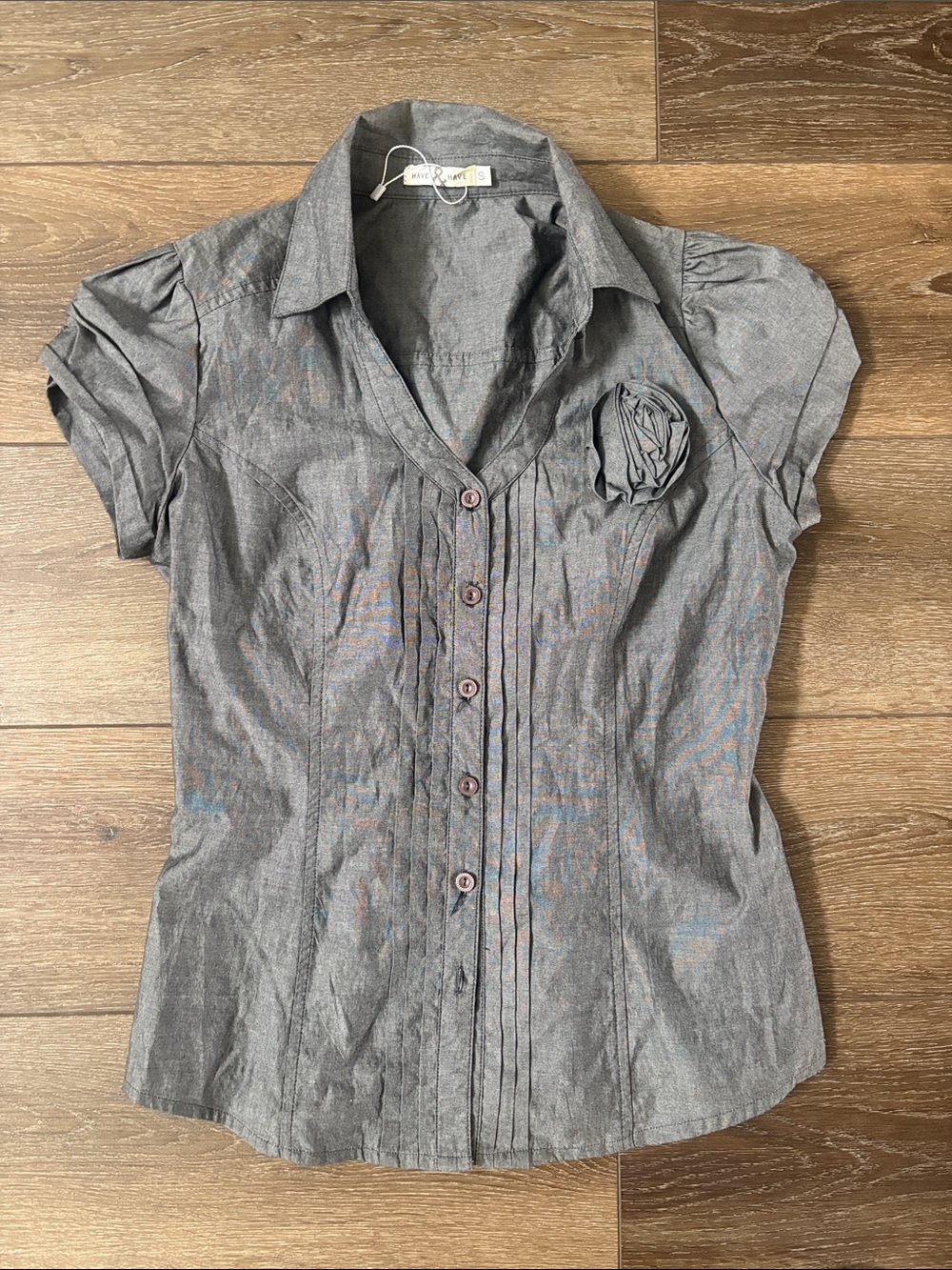 Gray Button-Front Puff Sleeve Blouse